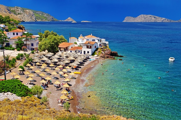 Praias cênicas da grécia - ilha hydra, golfo sarônico