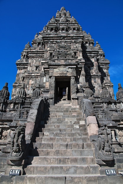 Foto prambanan é um templo hindu em yogyakarta, java, indonésia