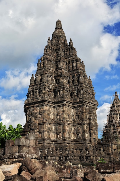 Prambanan es un templo hindú en Yogyakarta, Java, Indonesia