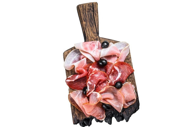 Prato de carne curada de tapas tradicionais espanholas isoladas em fundo branco