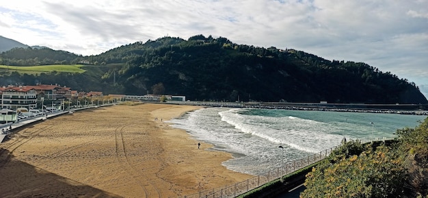 Preciosa Playa de Deba en el País Vasco