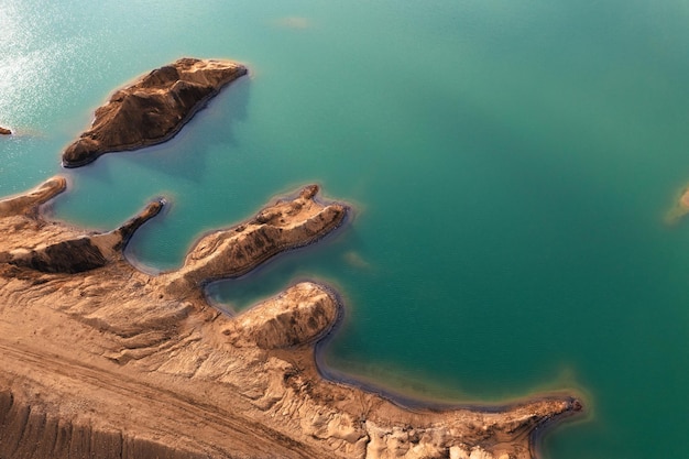 La precisión y la atención al detalle necesarias para extraer minerales valiosos están a la vista