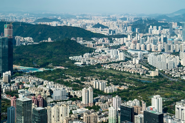 Prédio de escritórios e moderna paisagem urbana de shenzhen