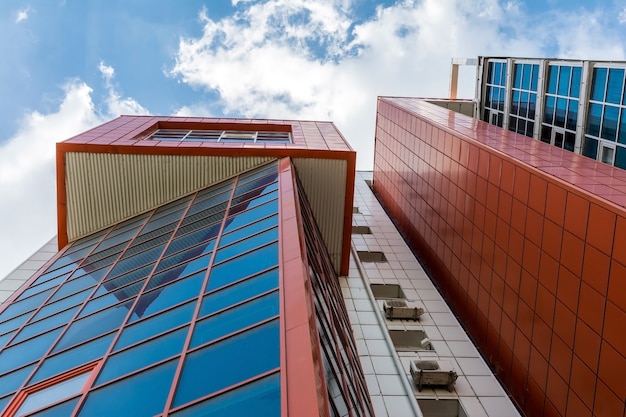 Prédios de arquitetura moderna no centro da cidade