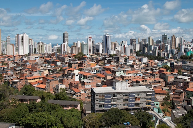 Prédios urbanos em um dia ensolarado