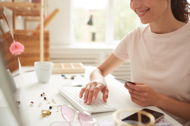 Preenchendo formulário online para pagamento