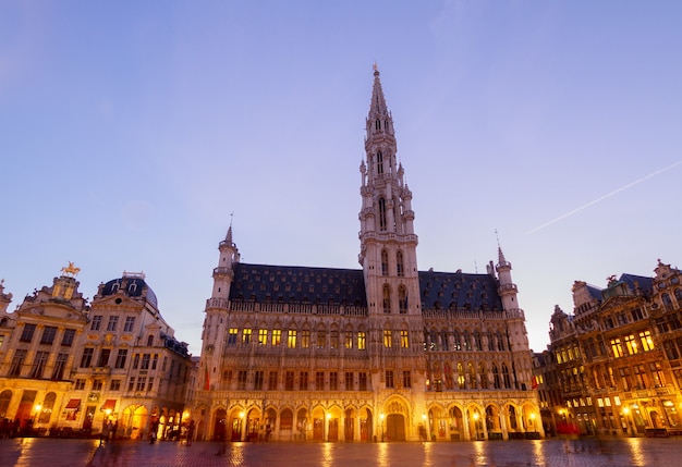 Prefeitura de Bruxelas à noite azul, Bélgica