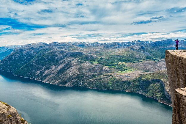 Preikestolen ou Prekestolen, também conhecido pelas traduções para o inglês de Preacher's Pulpit ou Pulpit Rock, é uma atração turística famosa em Forsand, Ryfylke, Noruega