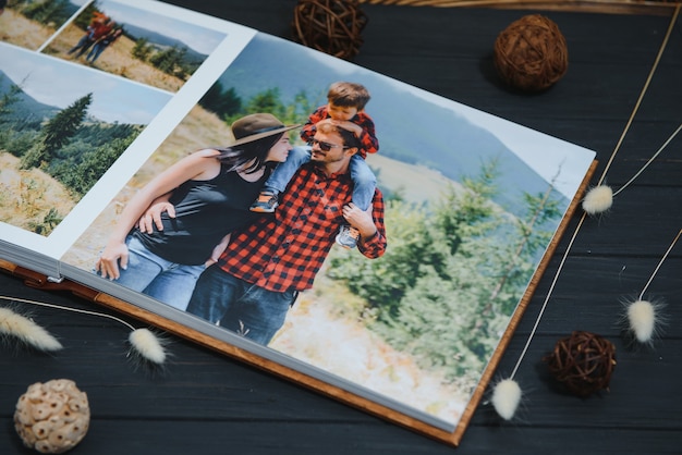 Foto premium-fotobuch, großformatig, naturholzbezug, qualitätsbindung. familienfotobuch, erholungserinnerungen