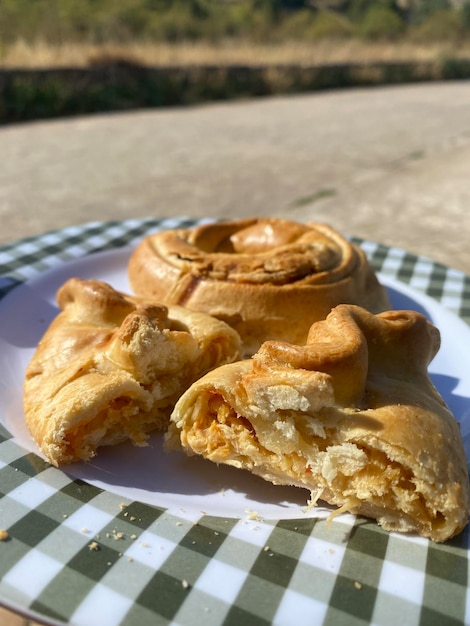 Prenao é um bolinho ou pão recheado com carne ou legumes. Pão recheado típico de algumas regiões