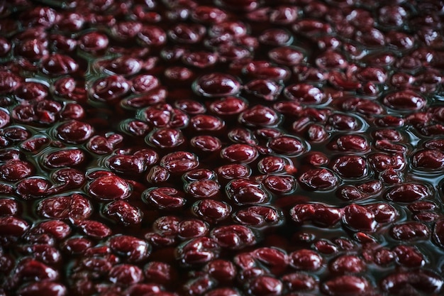 Preparação geléia de cereja cereja em calda doce