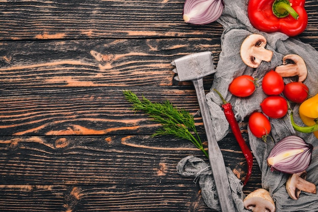 Preparación para cocinar sobre un fondo de madera Vista superior Espacio libre para texto