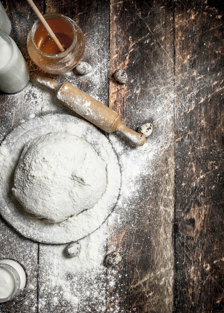 Preparación de la masa a partir de ingredientes frescos.