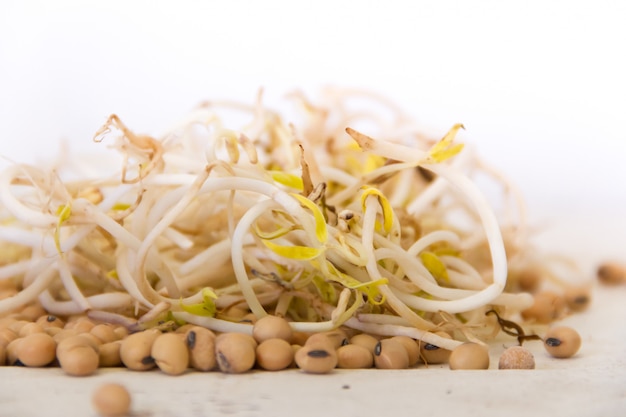 preparación de soja en escabeche en vinagre y con salsa