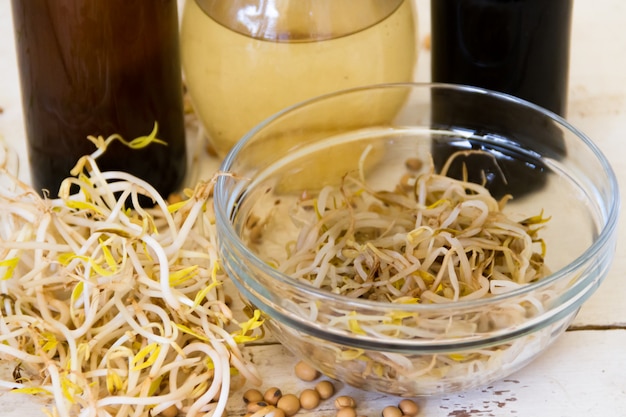 preparación de soja en escabeche en vinagre y con salsa