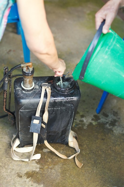 Preparación de solución de pesticida