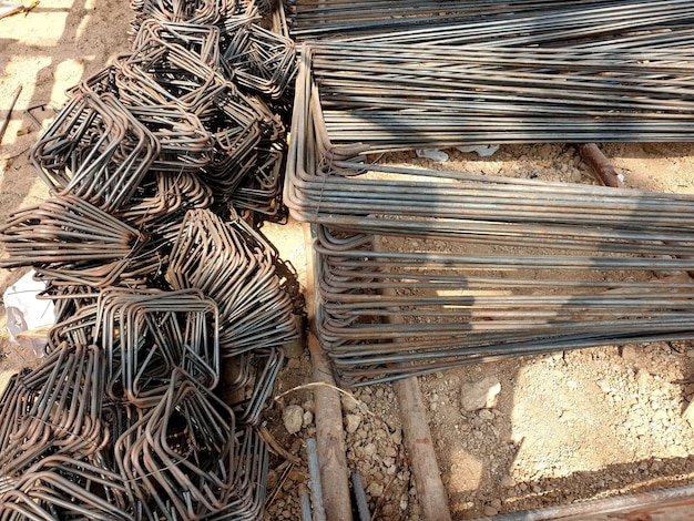 Preparación de tirantes de acero para la construcción