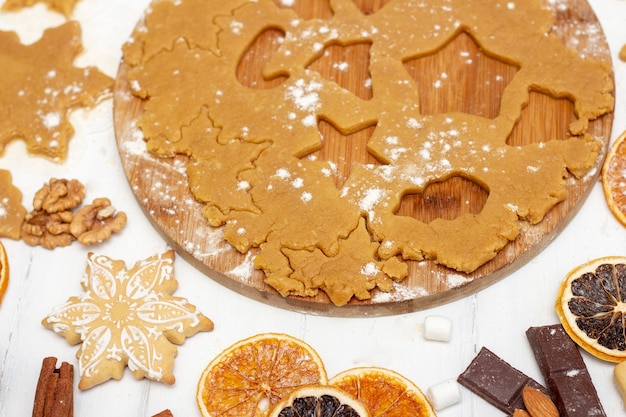 Preparando biscoitos de gengibre para o Natal