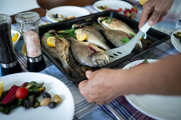 Preparar comida deliciosa en casa de cerca