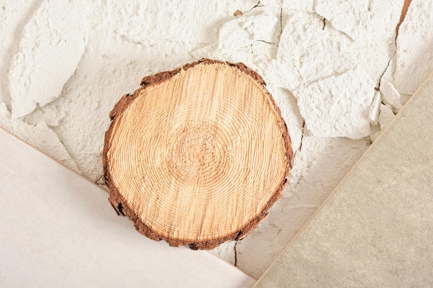 Presentación de plataforma de madera de círculo de árbol de productos cosméticos naturales maqueta espacio de copia