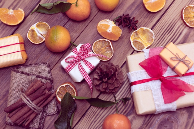 Presentes de feriado e tangerinas