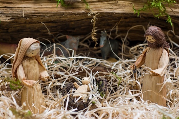 Presépio de natal com josé maria e o pequeno jesus