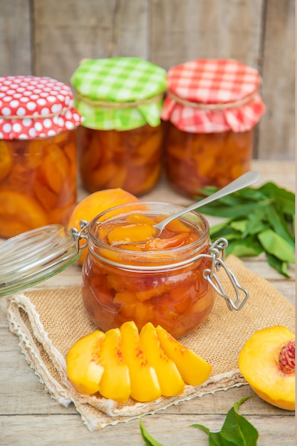 Preservação de comida de geléia de pêssego.