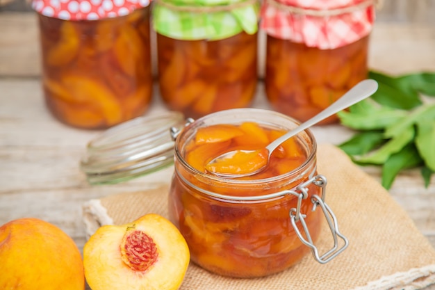 Preservação de comida de geléia de pêssego.