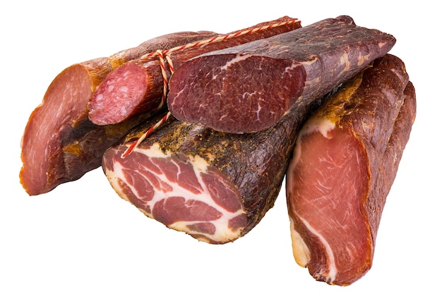 Presunto inteiro, salsicha, presunto, presunto, bacon. Antipasto de carne, banner, menu, fundo branco.