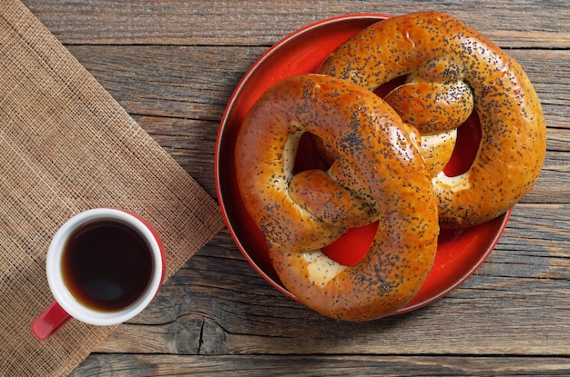 Pretzels de papoula e chá