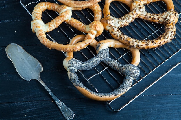 Pretzels macios caseiros preparados frescos