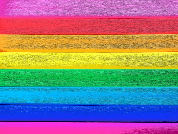 Pride Flag von Gilbert Baker Symbol der gesamten LGBTQ LGBTI-Gemeinschaft Krepppapier ist in Pink, Rot, Orange, Gelb, Krepp, Blau, Lila und Magenta erhältlich. Bunter Hintergrund für Pride-Events