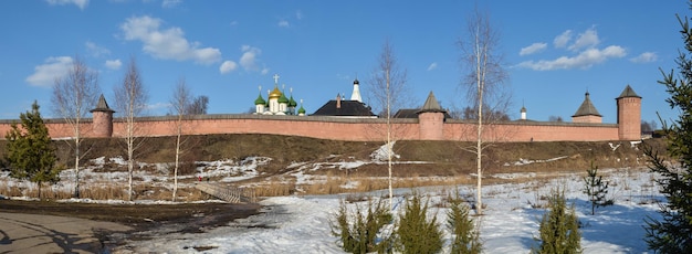 Primavera en el panorama de Suzdal