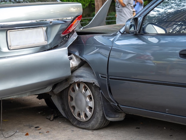 Foto primer plano de un accidente automovilístico en la calle