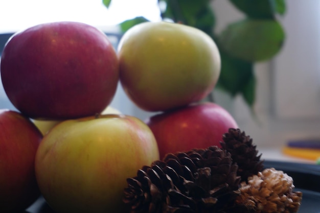 primer plano de algunas ensaladas de manzana