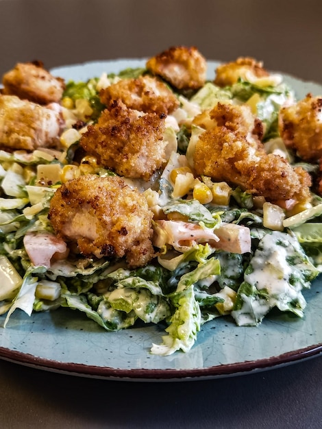 Primer plano de los alimentos en el plato