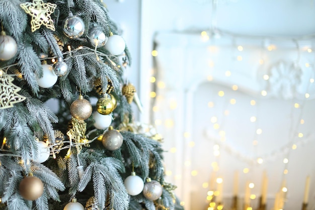 Primer plano del árbol de Navidad sin gente