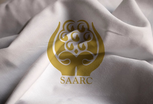 Primer plano de la bandera de SAARC con volantes