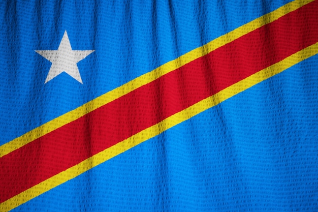 Primer plano de la bandera con volantes de la República Democrática del Congo