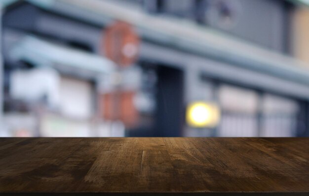 Foto primer plano de la barandilla en una mesa de madera.