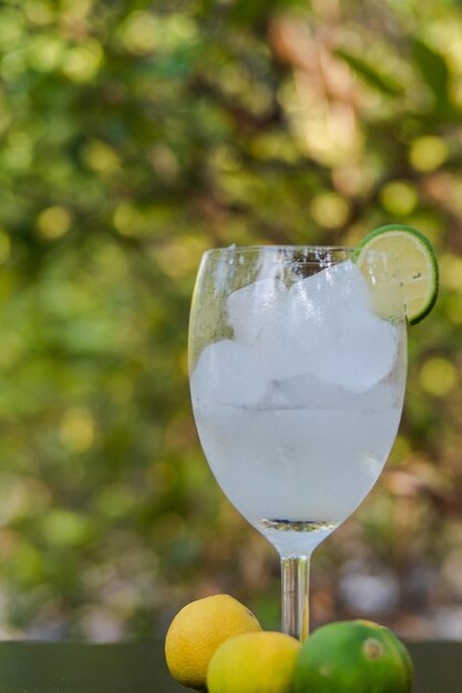 Foto primer plano de una bebida en un vaso