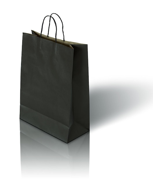 Primer plano de una bolsa de compras contra un fondo blanco.