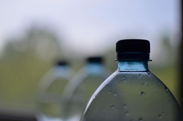 Foto primer plano de una botella de agua