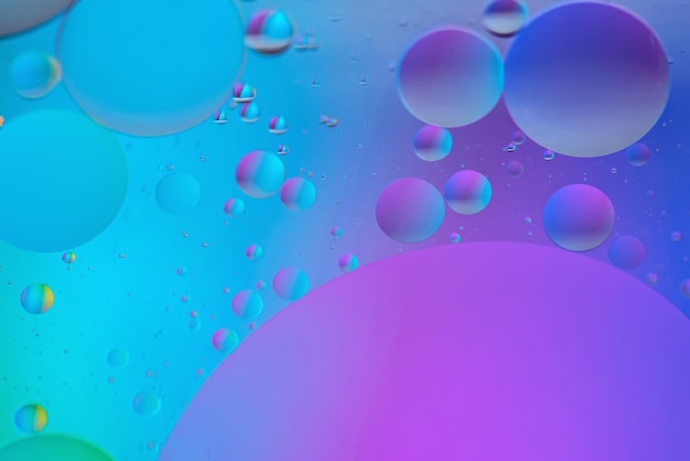 Primer plano de las burbujas en el agua