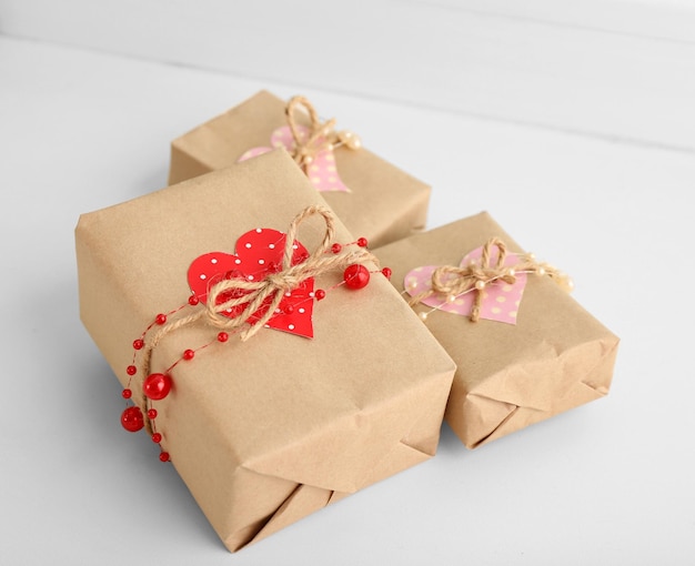 Primer plano de cajas de regalo hermoso. Concepto de San Valentín