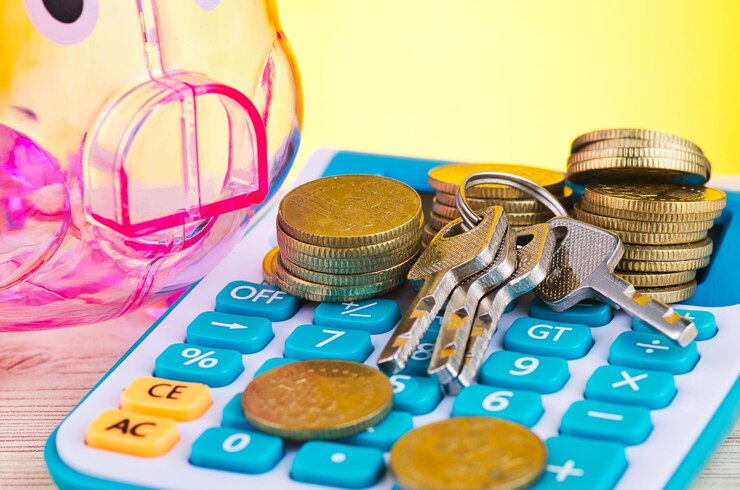 Foto primer plano de la calculadora azul en la mesa