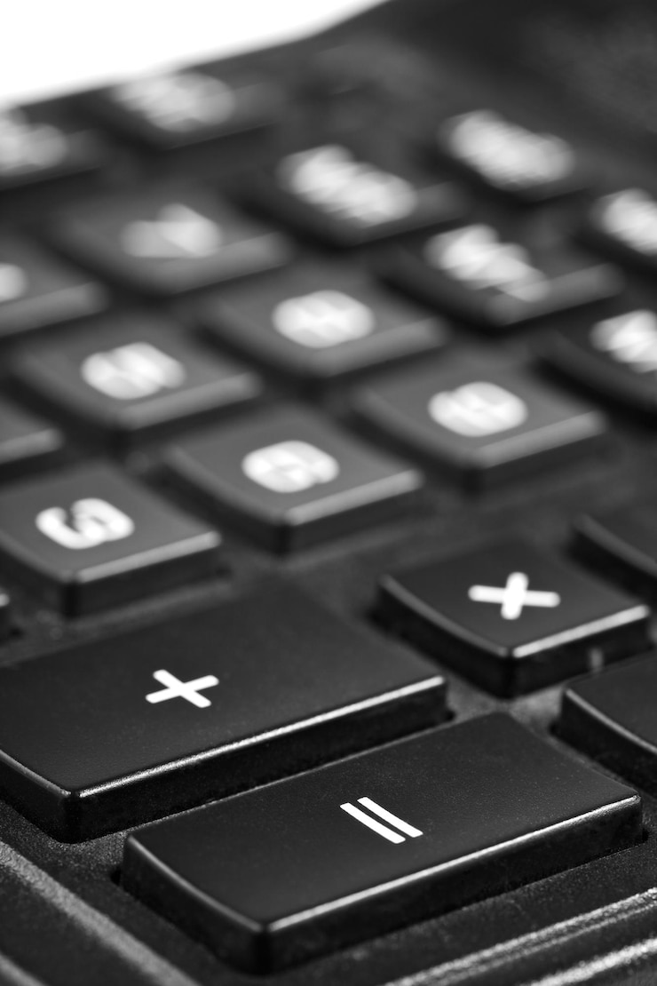 Foto primer plano de la calculadora negra