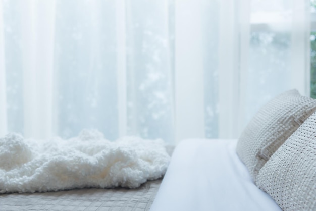 Primer plano de la cama vacía