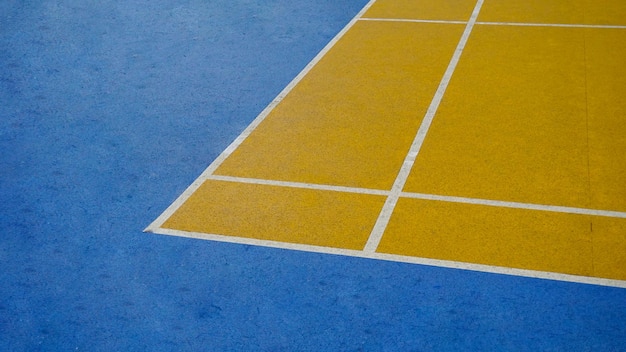 Foto primer plano de la cancha de baloncesto amarilla
