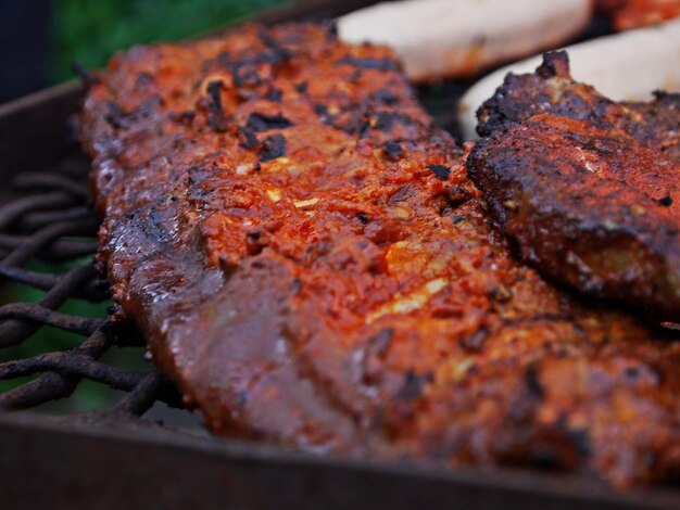 Primer plano de la carne en la barbacoa